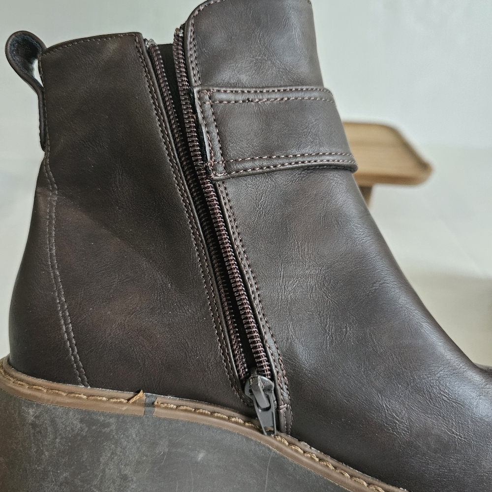 Rock & Candy Lorelai Boots Size 8.5 Brown Lug Soles Side Zipper Faux Leather - Picture 9 of 15